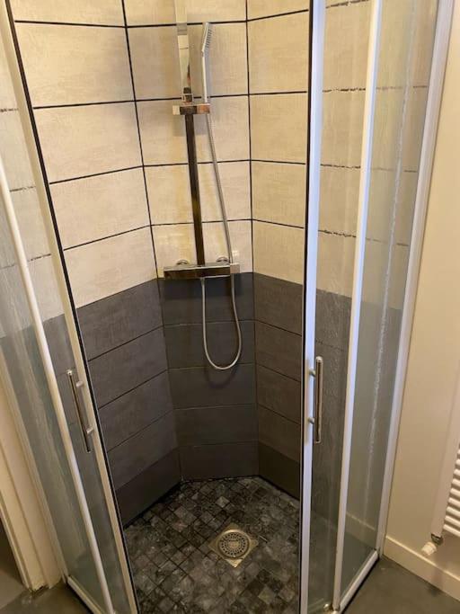 Maison Confortable Pour 10 Personnes Avec Jacuzzi 乌尔加特 外观 照片