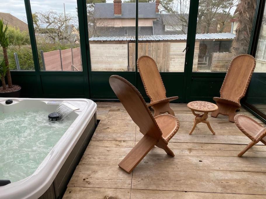 Maison Confortable Pour 10 Personnes Avec Jacuzzi 乌尔加特 外观 照片
