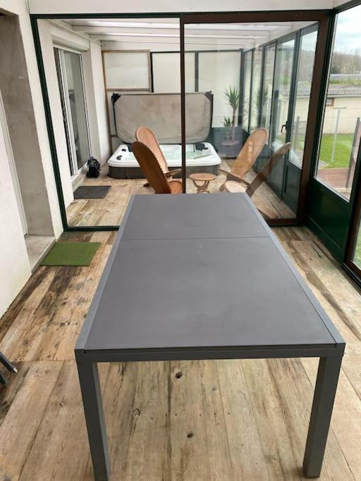Maison Confortable Pour 10 Personnes Avec Jacuzzi 乌尔加特 外观 照片